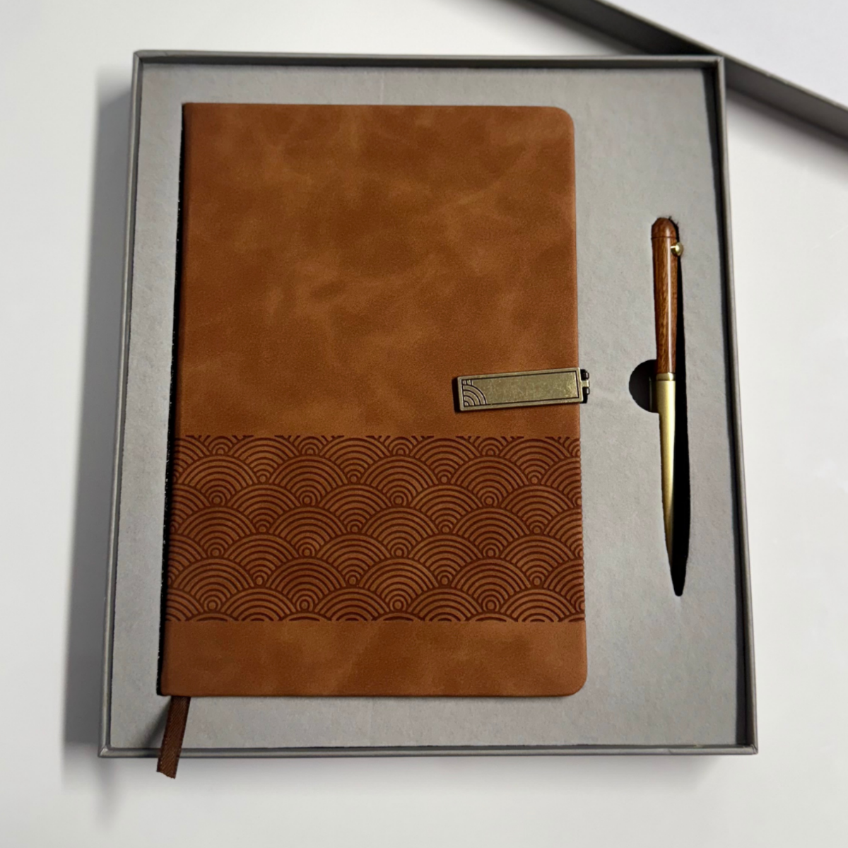 Caja libreta y boligrafo